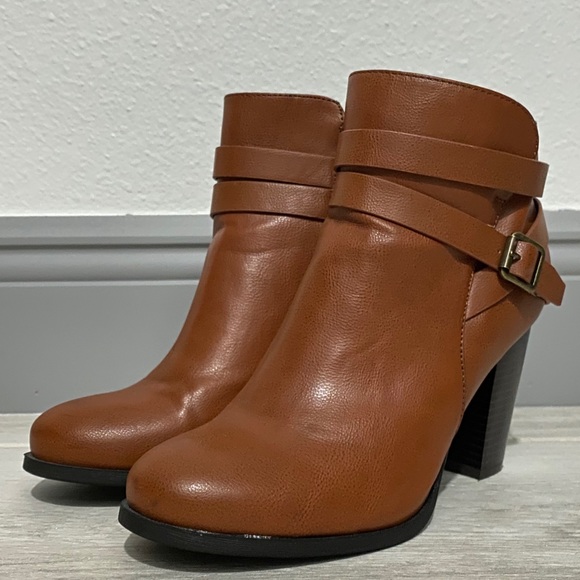 Brown booties - Picture 2 of 9